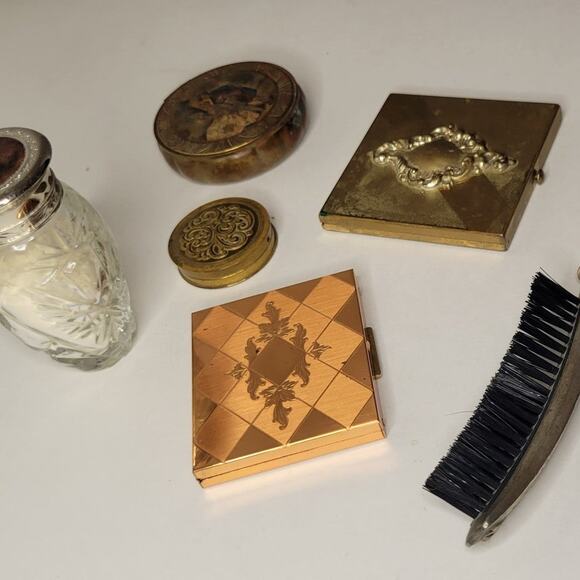 Vintage/Antique Vanity Lot - Picture 4 of 12